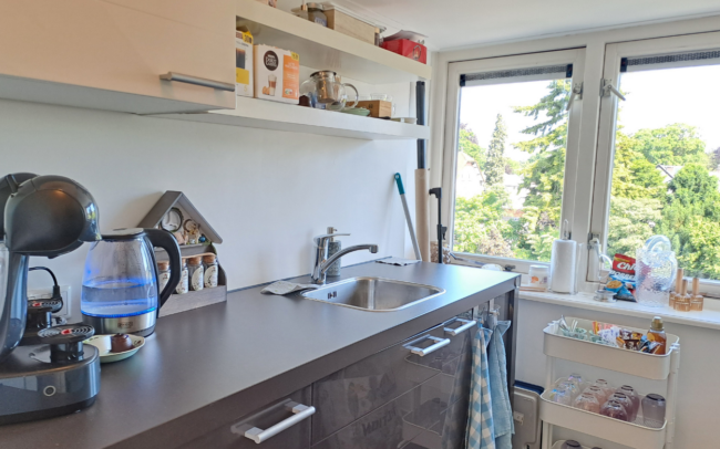 Praktijkruimte met afzonderlijke keuken te huur Apeldoorn Groepsruimte met eigen keuken huren Apeldoorn Trainingsruimte huren met eigen keuken en wachtruimte Apeldoorn. Praktijkruimte met keuken en wachtkamer huren Apeldoorn.